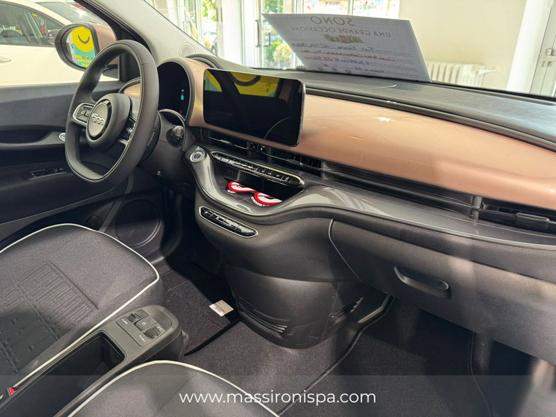 Fiat 500 Cabrio nuova a Milano (9)