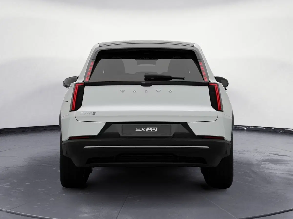 Volvo EX60 nuova a Como (4)
