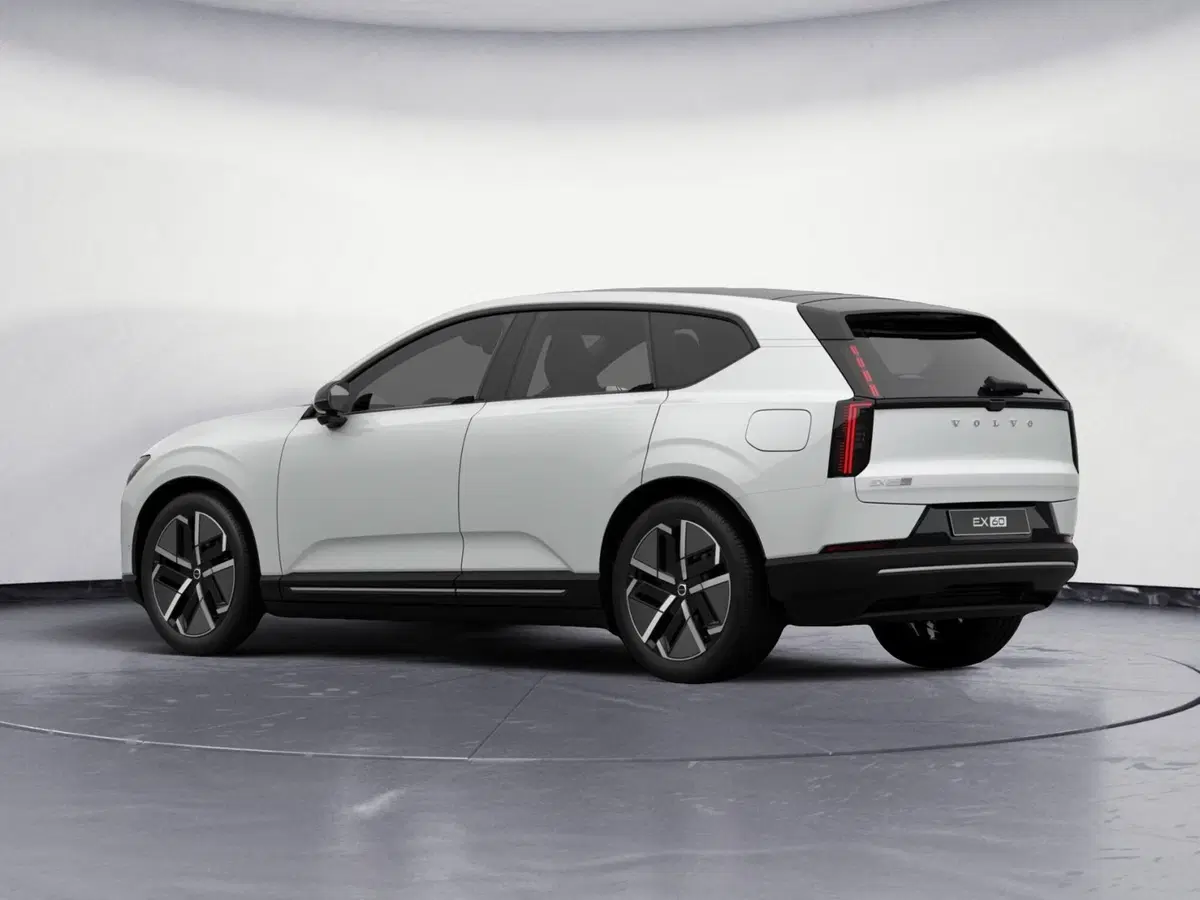 Volvo EX60 nuova a Como (3)