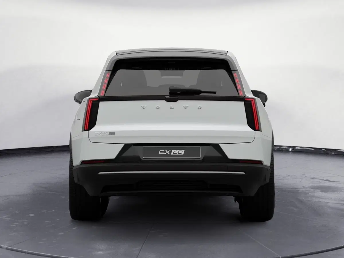 Volvo EX60 nuova a Como (4)