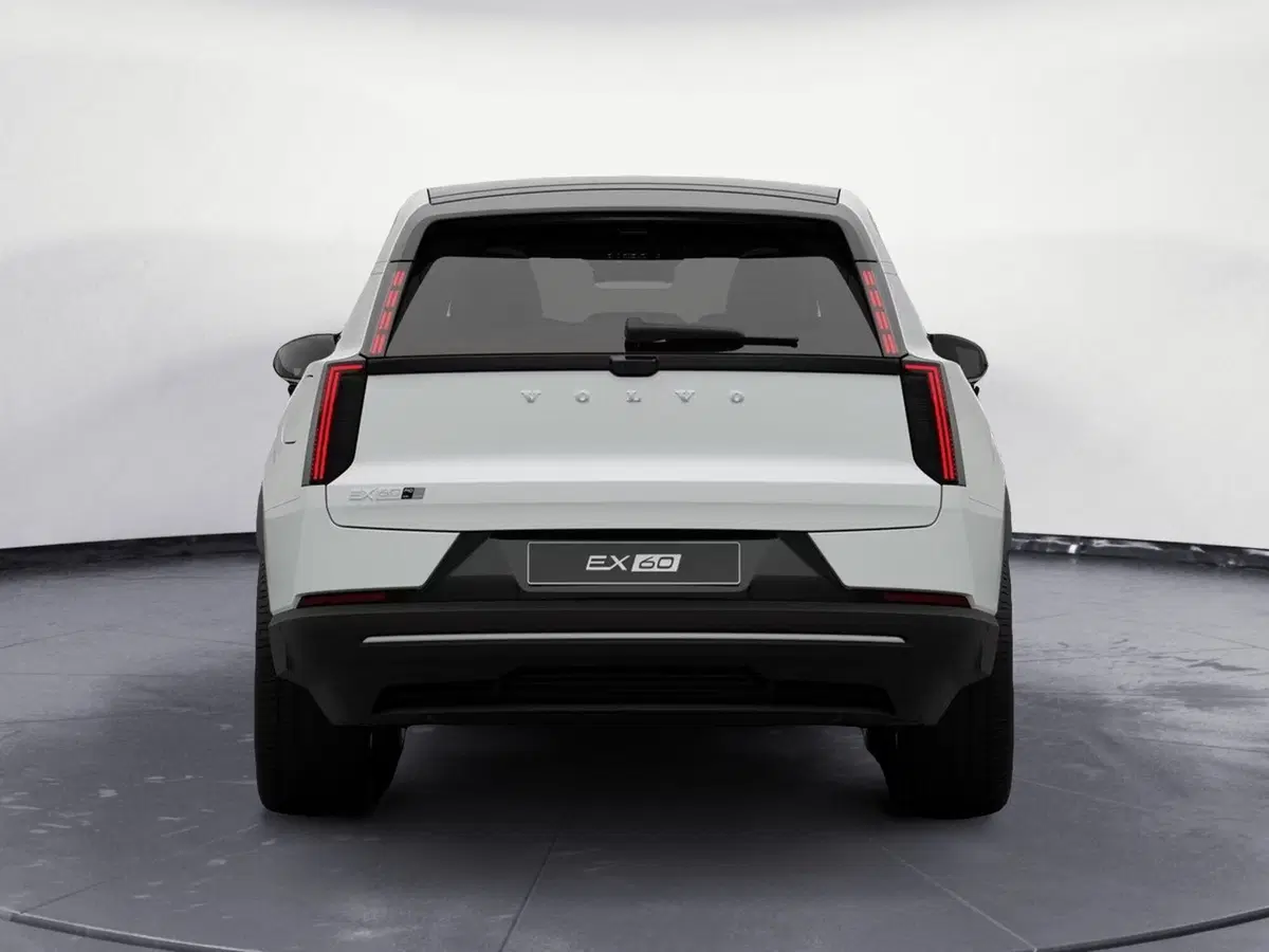 Volvo EX60 nuova a Como (4)