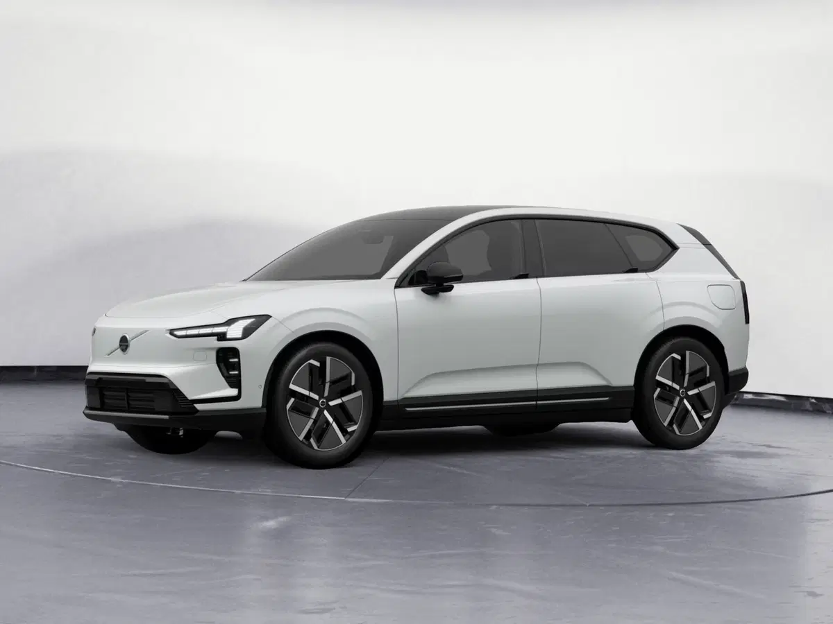 Volvo EX60 nuova a Como