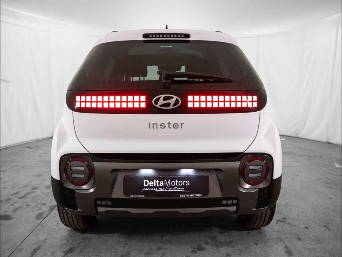 Hyundai Inster nuova a Macerata (3)