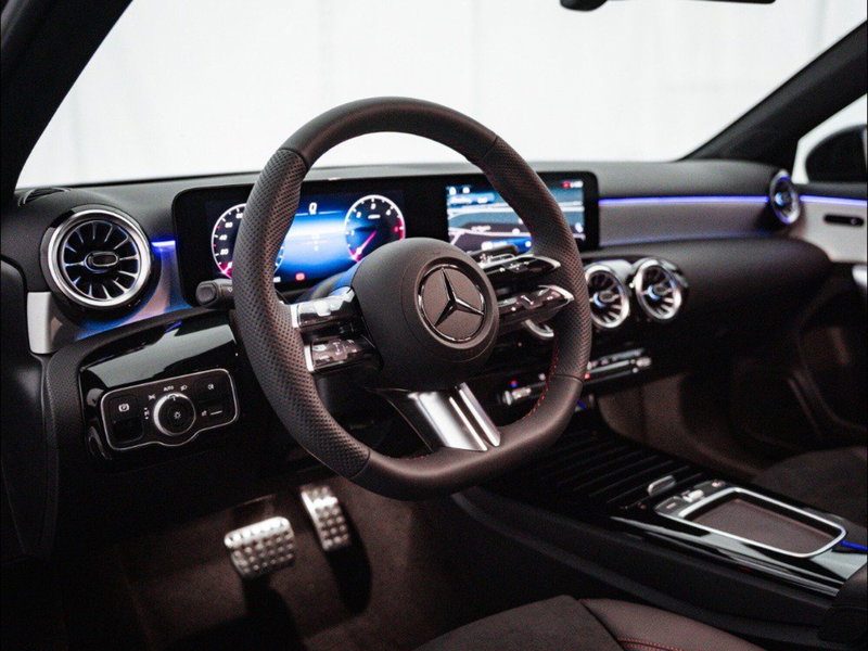Mercedes-Benz Classe A Sedan nuova a Ancona (13)
