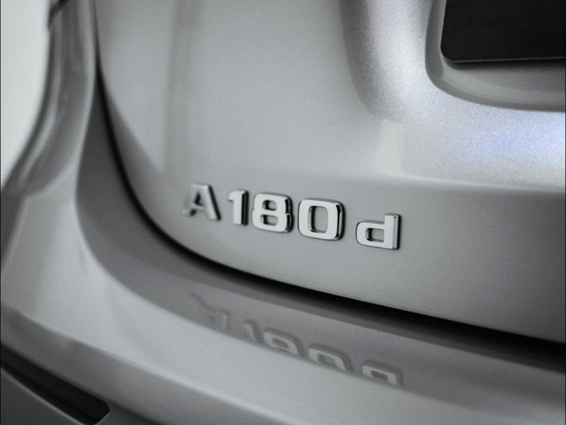 Mercedes-Benz Classe A Sedan nuova a Ancona (9)