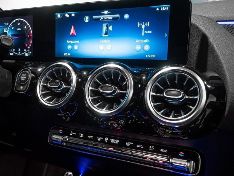 Mercedes-Benz GLA SUV nuova a Ancona (19)