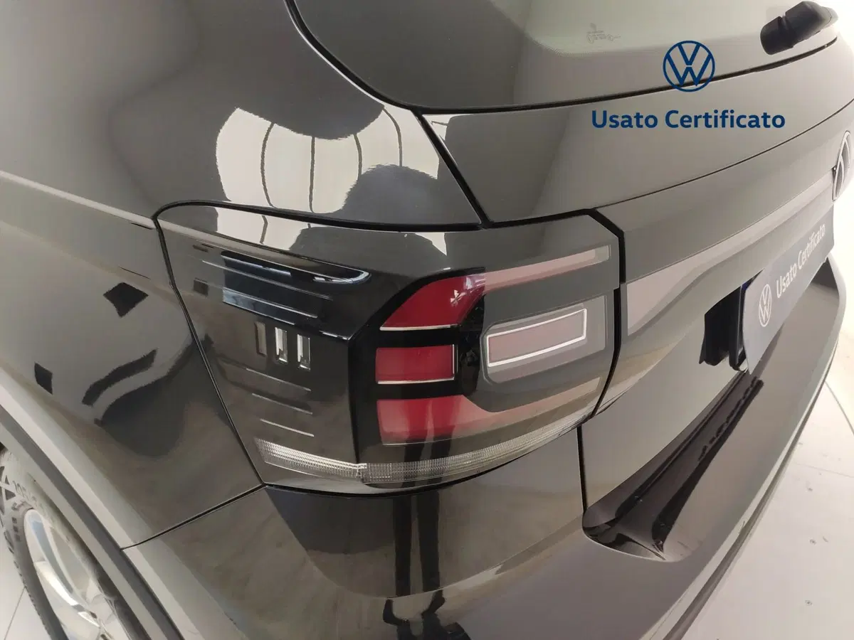 Volkswagen T-Cross usata a Avellino (11)