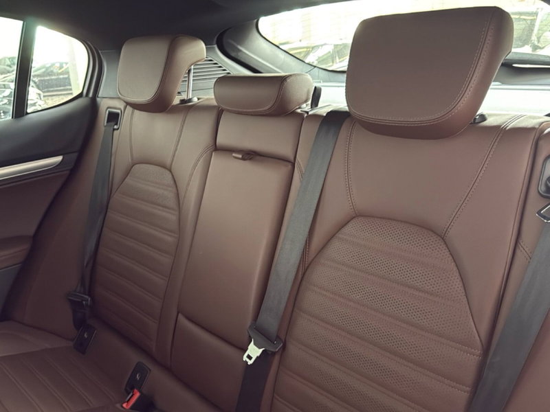 Alfa Romeo Stelvio usata a Pordenone (11)