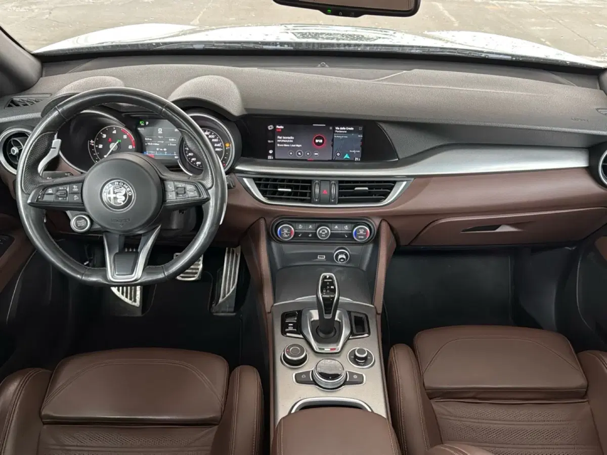 Alfa Romeo Stelvio usata a Pordenone (12)