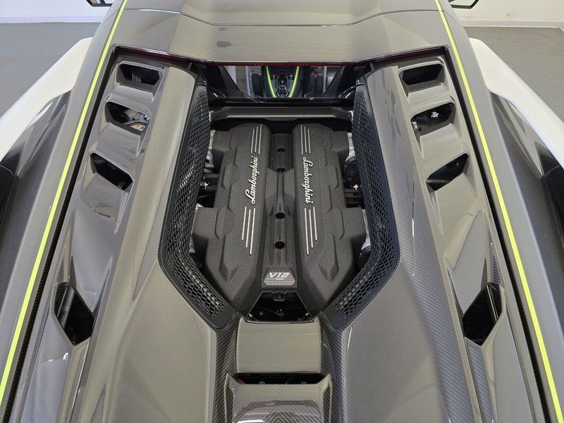 Lamborghini Revuelto usata a Bologna (11)