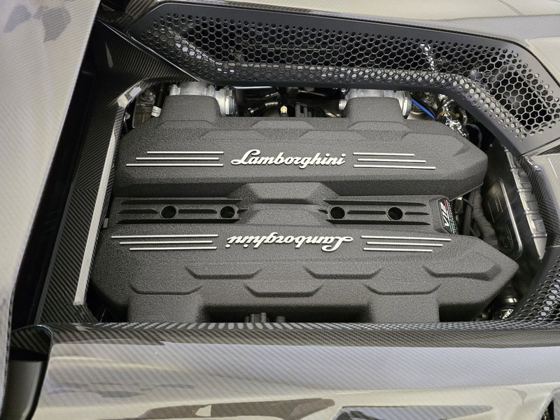 Lamborghini Revuelto usata a Bologna (12)