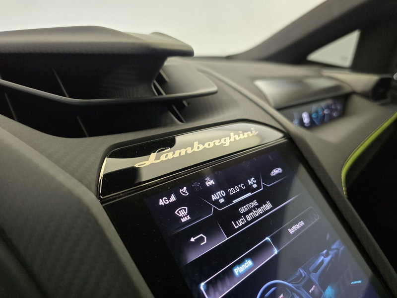 Lamborghini Revuelto usata a Bologna (17)