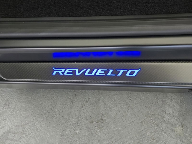 Lamborghini Revuelto usata a Bologna (18)