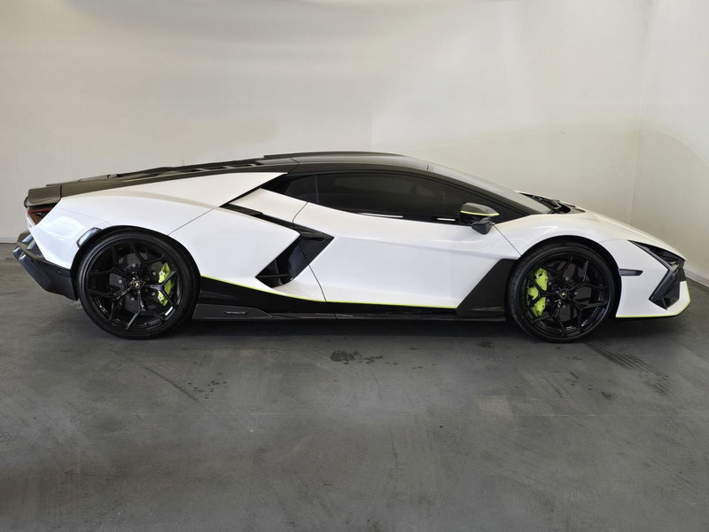 Lamborghini Revuelto usata a Bologna (2)