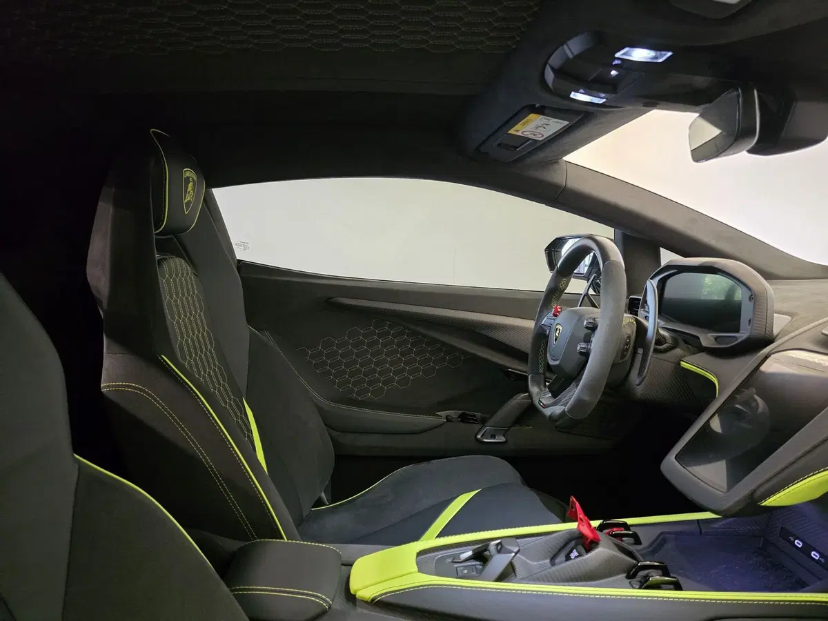 Lamborghini Revuelto usata a Bologna (6)