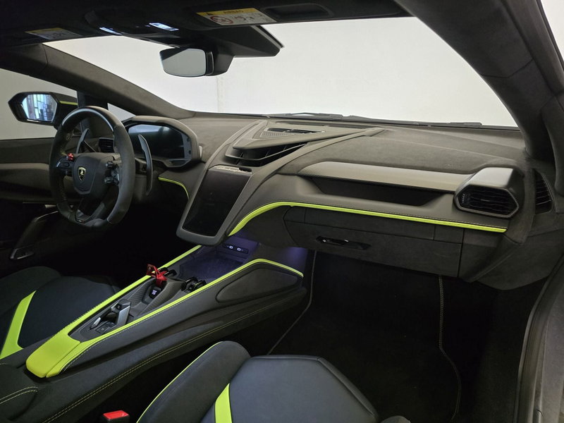 Lamborghini Revuelto usata a Bologna (7)