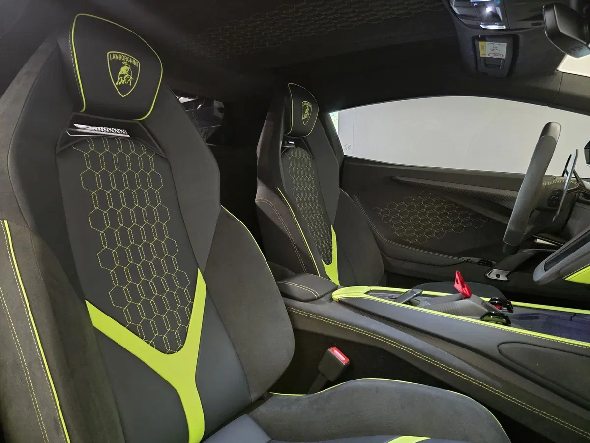 Lamborghini Revuelto usata a Bologna (8)