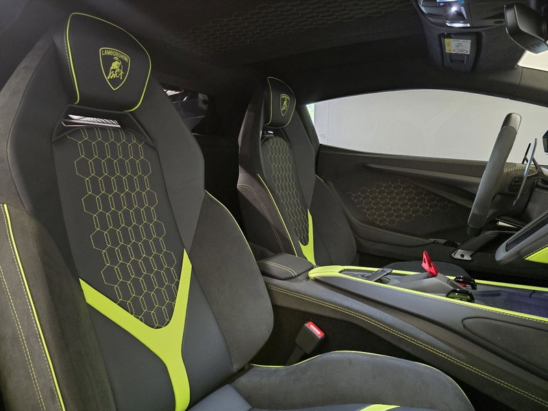 Lamborghini Revuelto usata a Bologna (8)