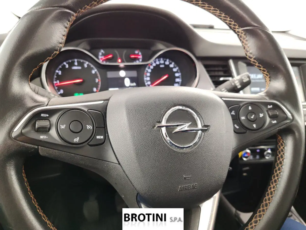 Opel Crossland X usata a Massa-Carrara (12)