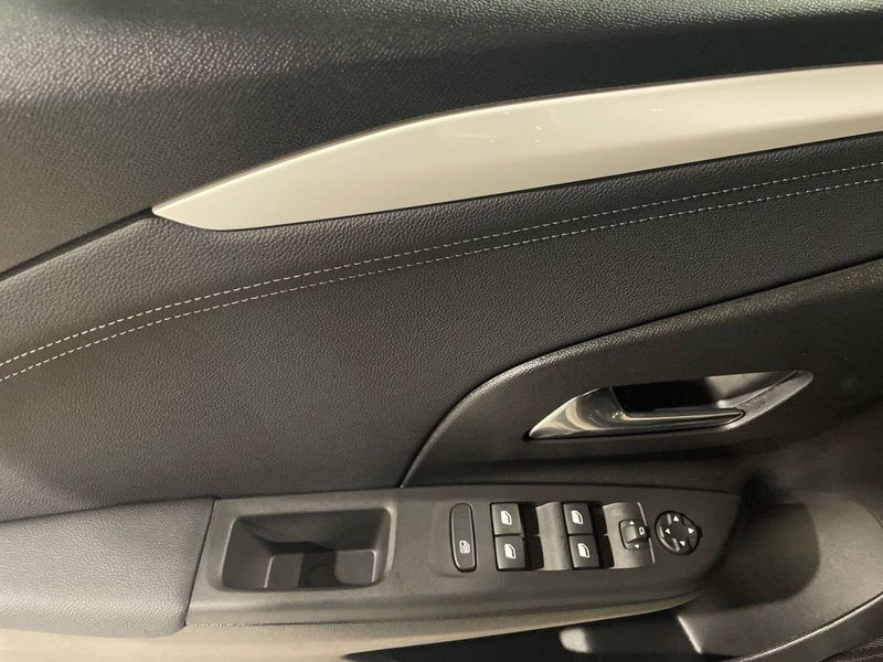 Opel Corsa nuova a Salerno (15)