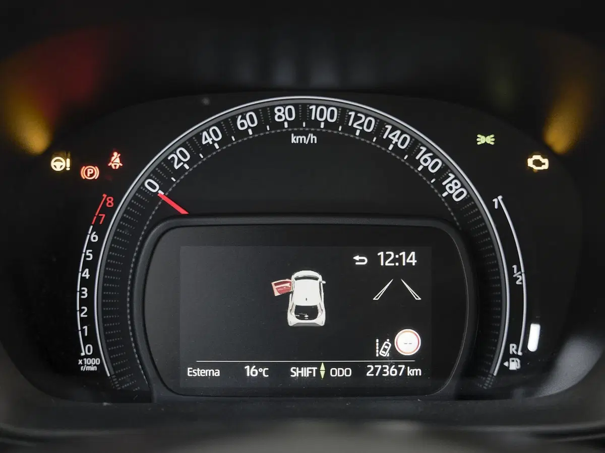 Toyota Aygo X usata a Prato (10)