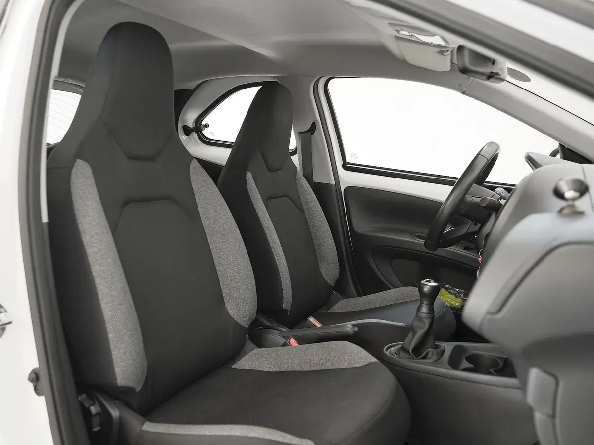 Toyota Aygo X usata a Prato (16)