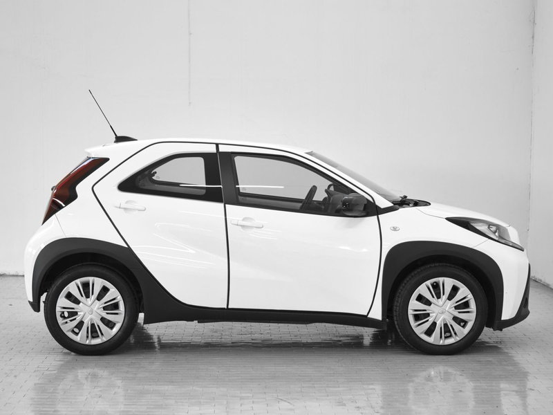 Toyota Aygo X usata a Prato (5)