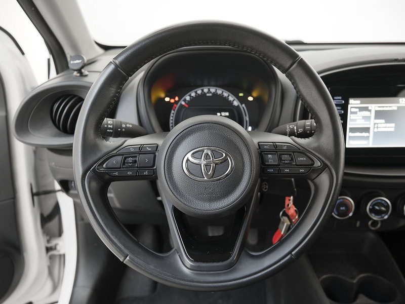 Toyota Aygo X usata a Prato (7)