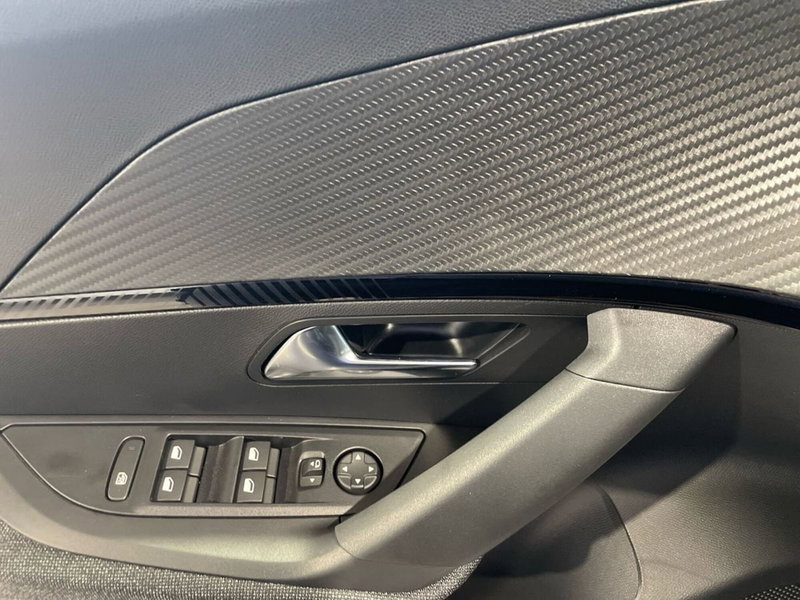 Peugeot 2008 nuova a Salerno (13)