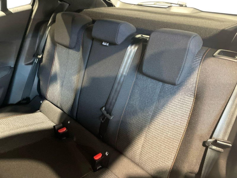 Peugeot 2008 nuova a Salerno (14)