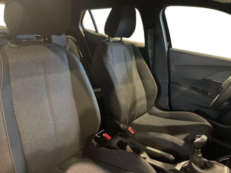 Peugeot 2008 nuova a Salerno (16)