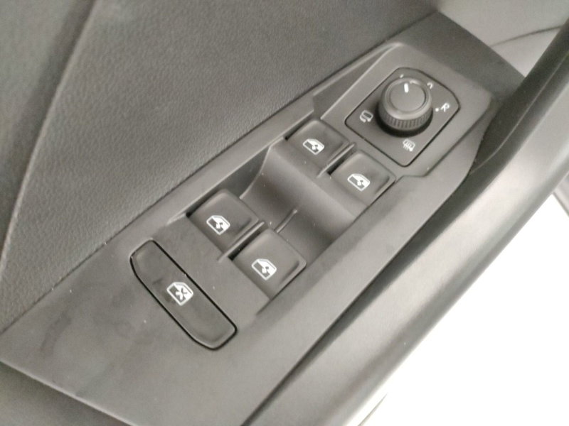 Volkswagen T-Cross usata a Napoli (10)