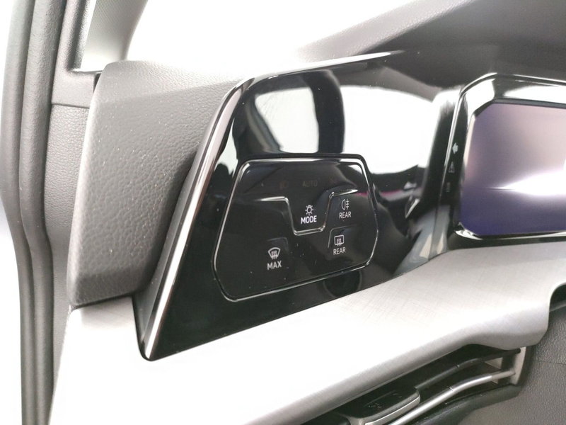 Volkswagen Golf usata a Napoli (11)