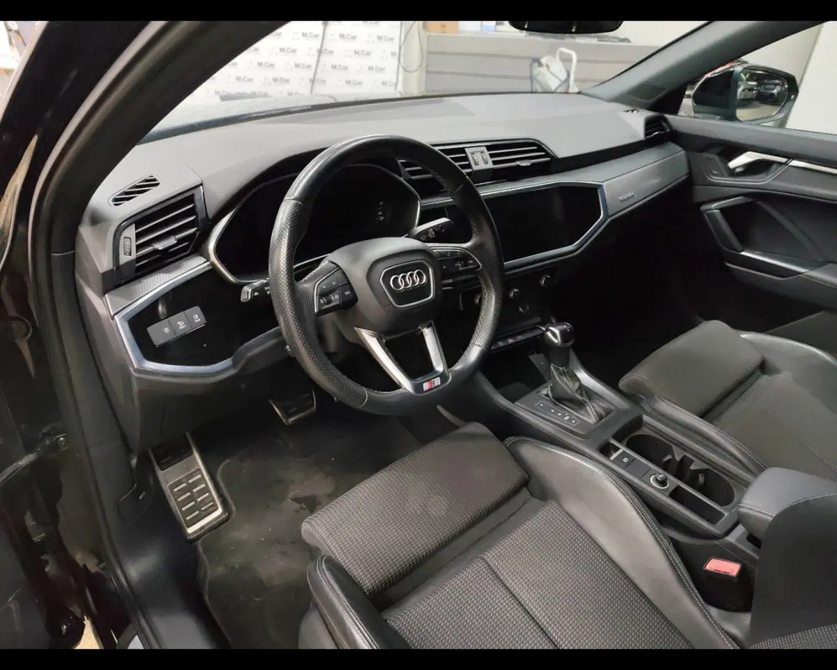 Audi Q3 Sportback usata a Caserta (15)