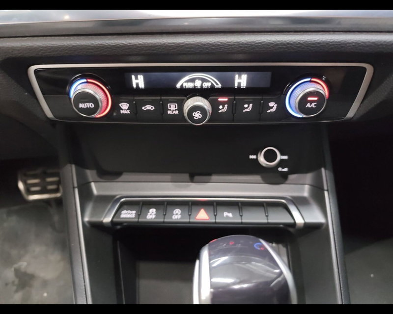 Audi Q3 Sportback usata a Caserta (19)