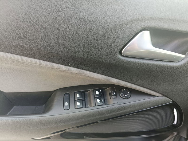 Opel Crossland X usata a Pistoia (13)