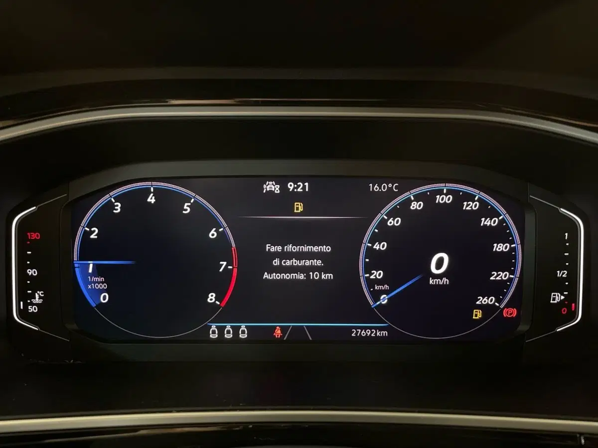 Volkswagen T-Roc usata a Pistoia (13)