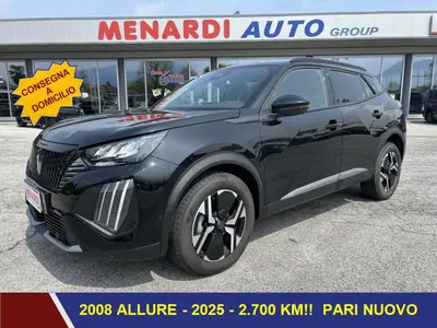 Peugeot 2008 PureTech 100 S&amp;S Allure Navi Pack del 2025 usata a Bernezzo