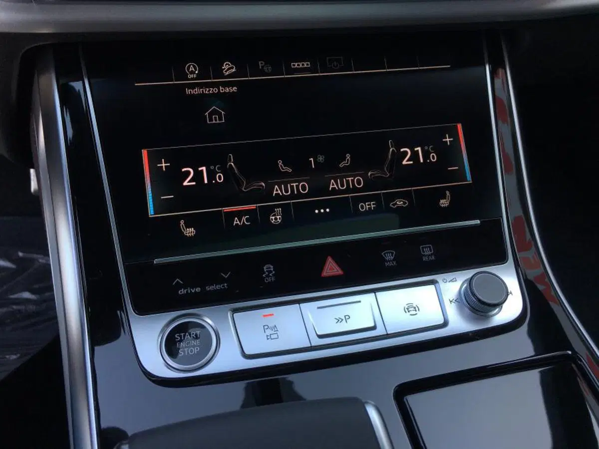 Audi Q8 Sportback nuova a Cuneo (17)