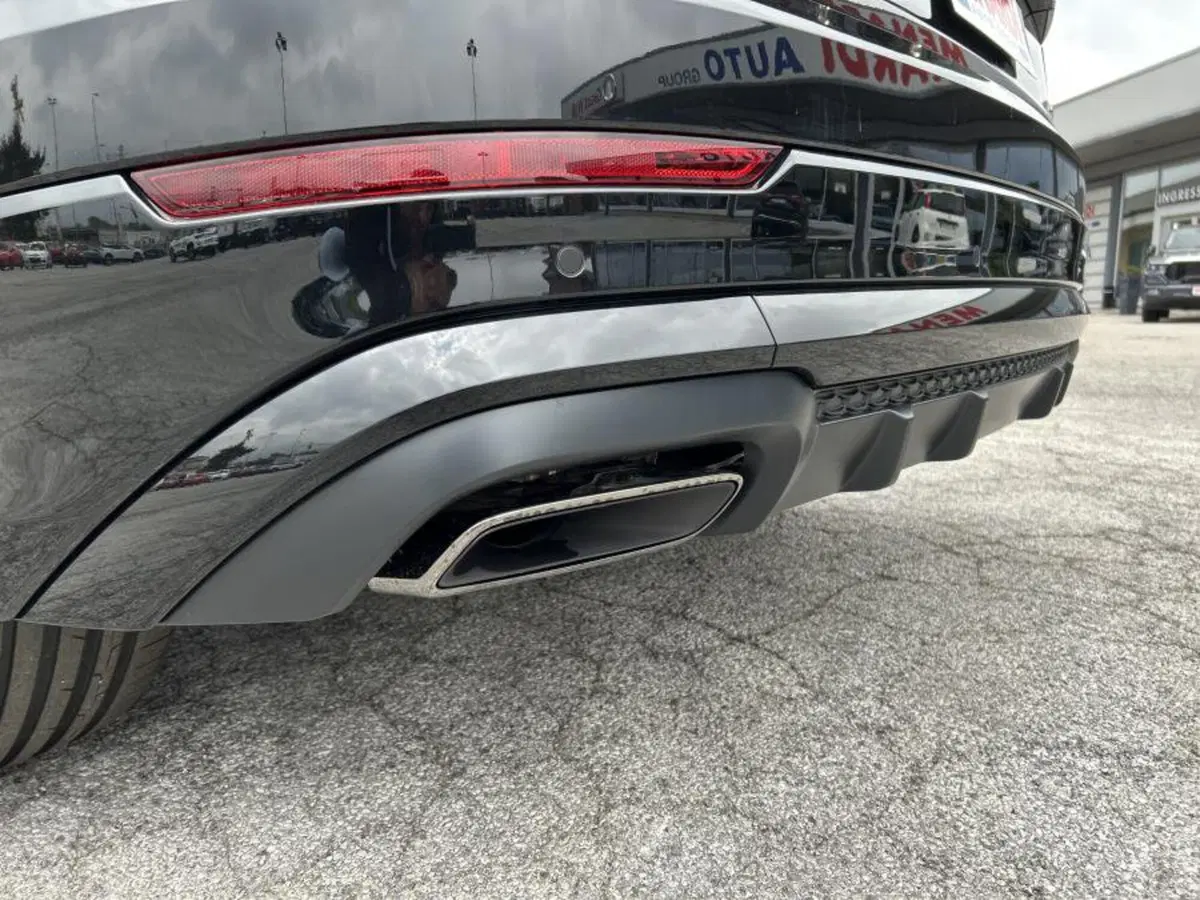 Audi Q8 Sportback nuova a Cuneo (7)