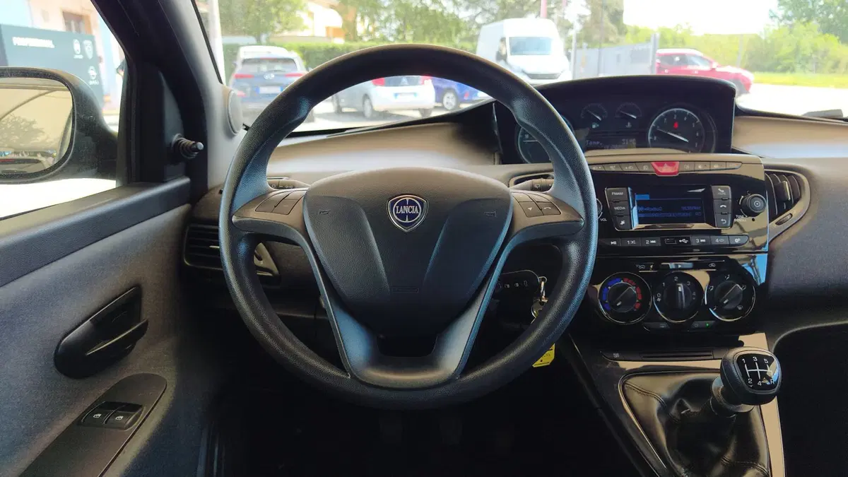Lancia Ypsilon usata a Firenze (15)