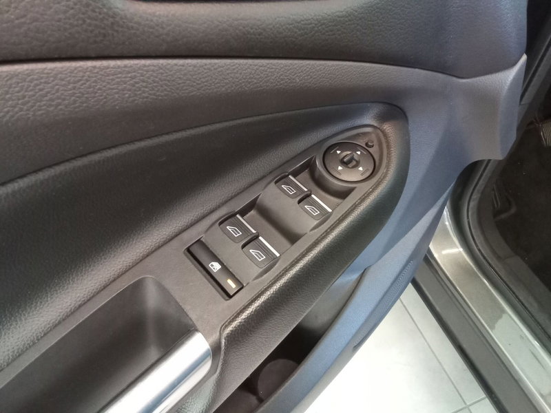 Ford Kuga usata a Rimini (19)