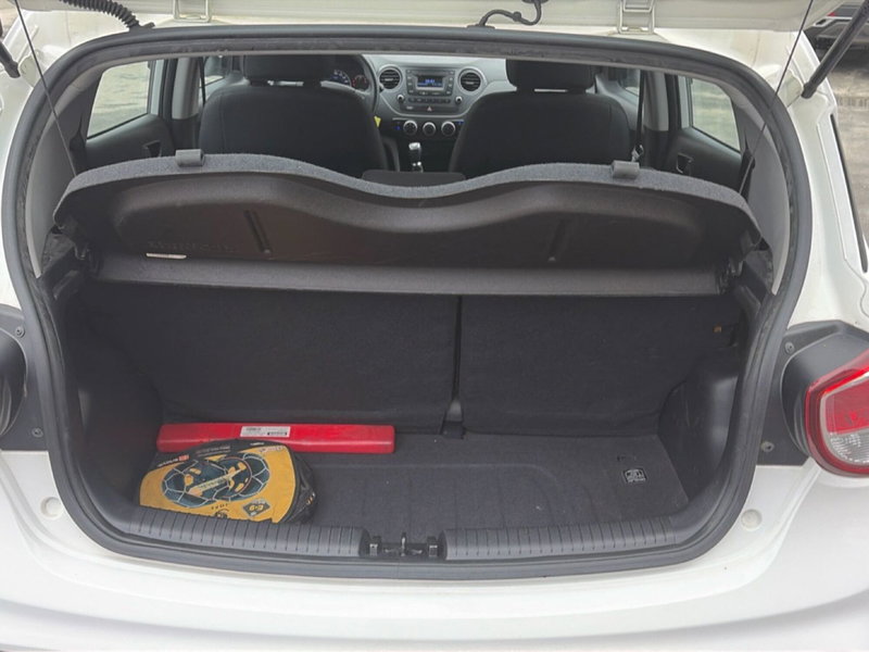 Hyundai i10 usata a Lucca (14)