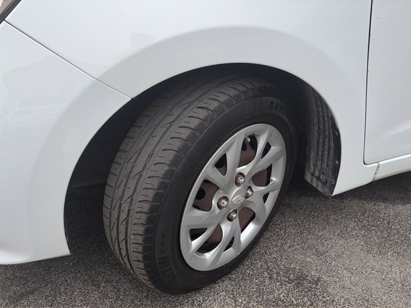 Hyundai i10 usata a Lucca (9)