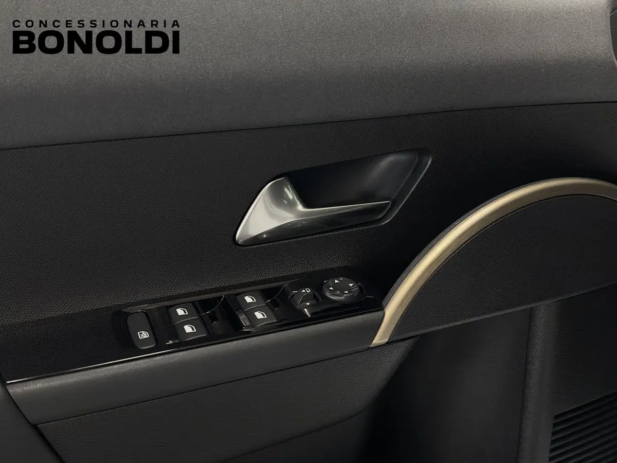 Lancia Ypsilon usata a Brescia (11)
