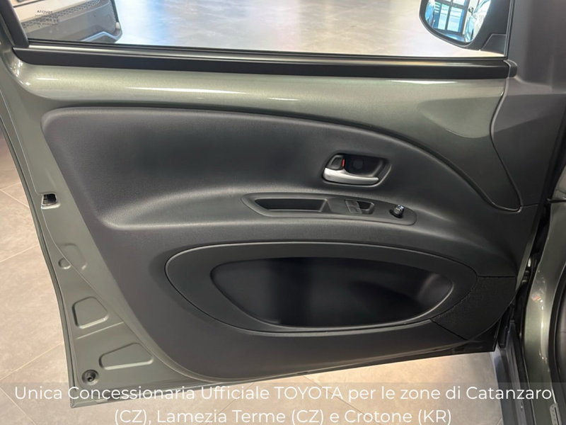 Toyota Aygo X usata a Catanzaro (11)