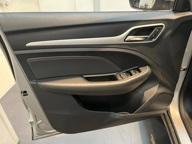 Mg ZS usata a Lucca (9)