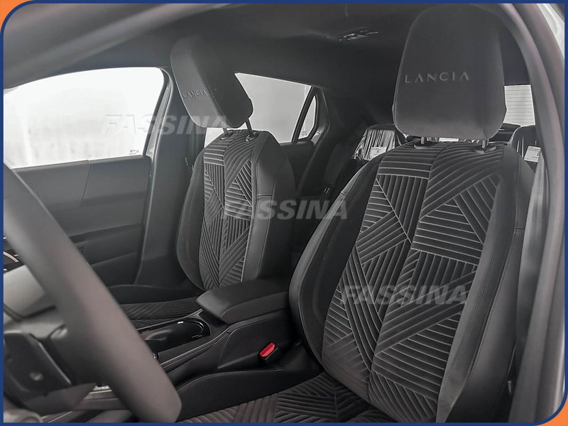 Lancia Ypsilon nuova a Milano (8)