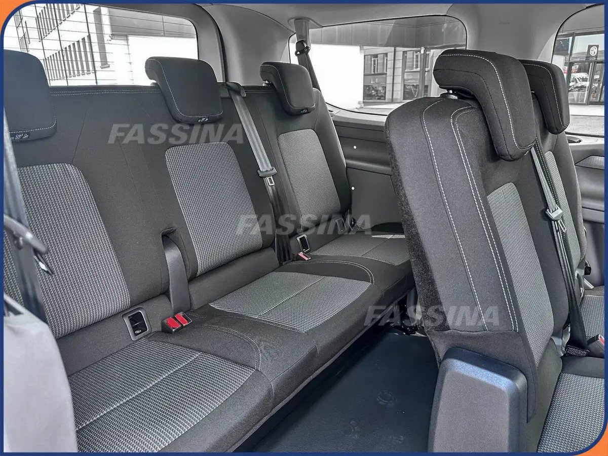 Volkswagen Veicoli Commerciali Caravelle nuova a Milano (11)