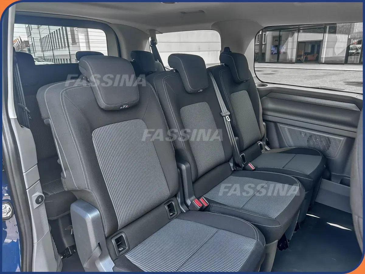 Volkswagen Veicoli Commerciali Caravelle nuova a Milano (12)
